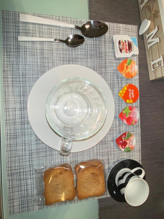 Casavacanza Carme' Napels Buitenkant foto